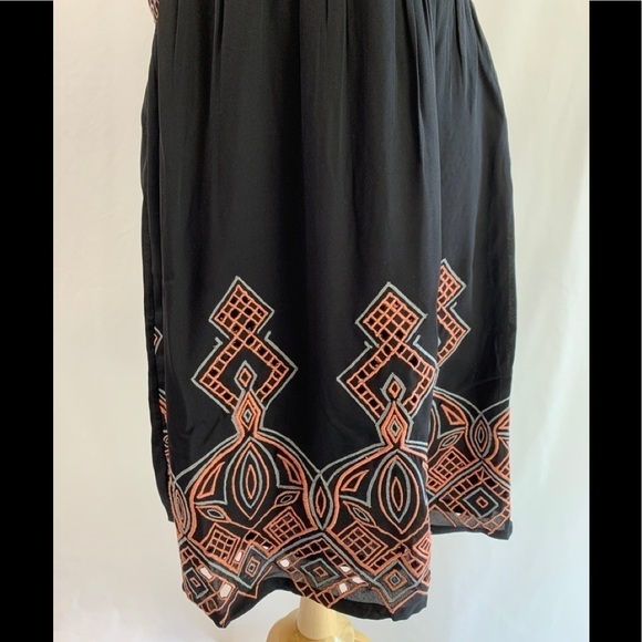 Ella Moon Global Inspired Black Embroidered Geometric Dress With Pockets - Picture 3 of 10